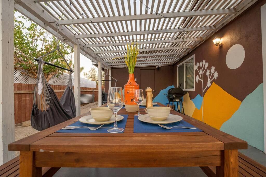 Palm Vista Retreat *Hot Tub/Cowboy Pool/Hammocks* Villa Joshua Tree Luaran gambar