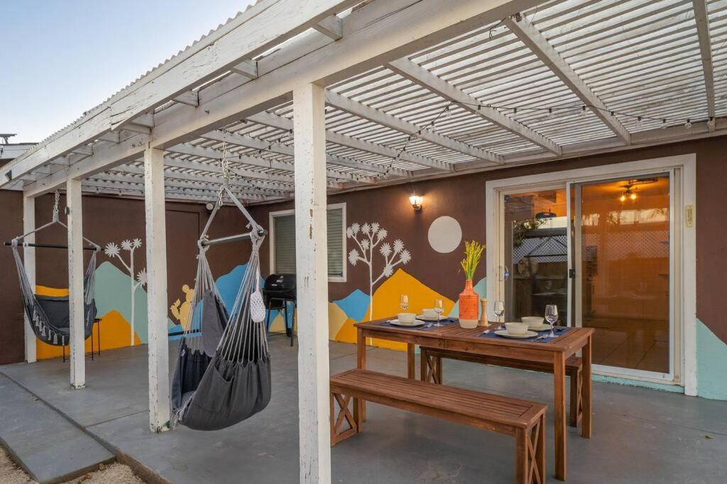 Palm Vista Retreat *Hot Tub/Cowboy Pool/Hammocks* Villa Joshua Tree Luaran gambar